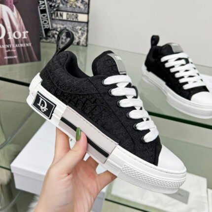 Dior Big tongue skate sneakers Women size: 35-41 men size: 39-45 note shoes size when you fill shipping address